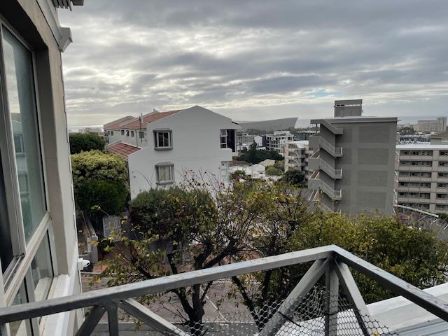 To Let 2 Bedroom Property for Rent in Green Point Western Cape